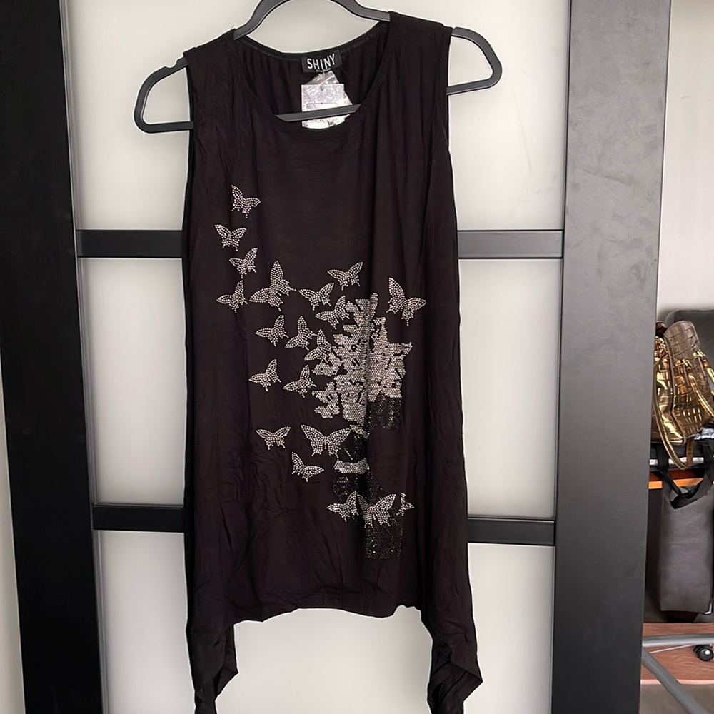Boutique Comfy assymetrical Tunic w Butterflies One Size will fit up to an XXL
